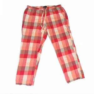 Eddie Bauer women’s Red and white Plaid pajama pants size large